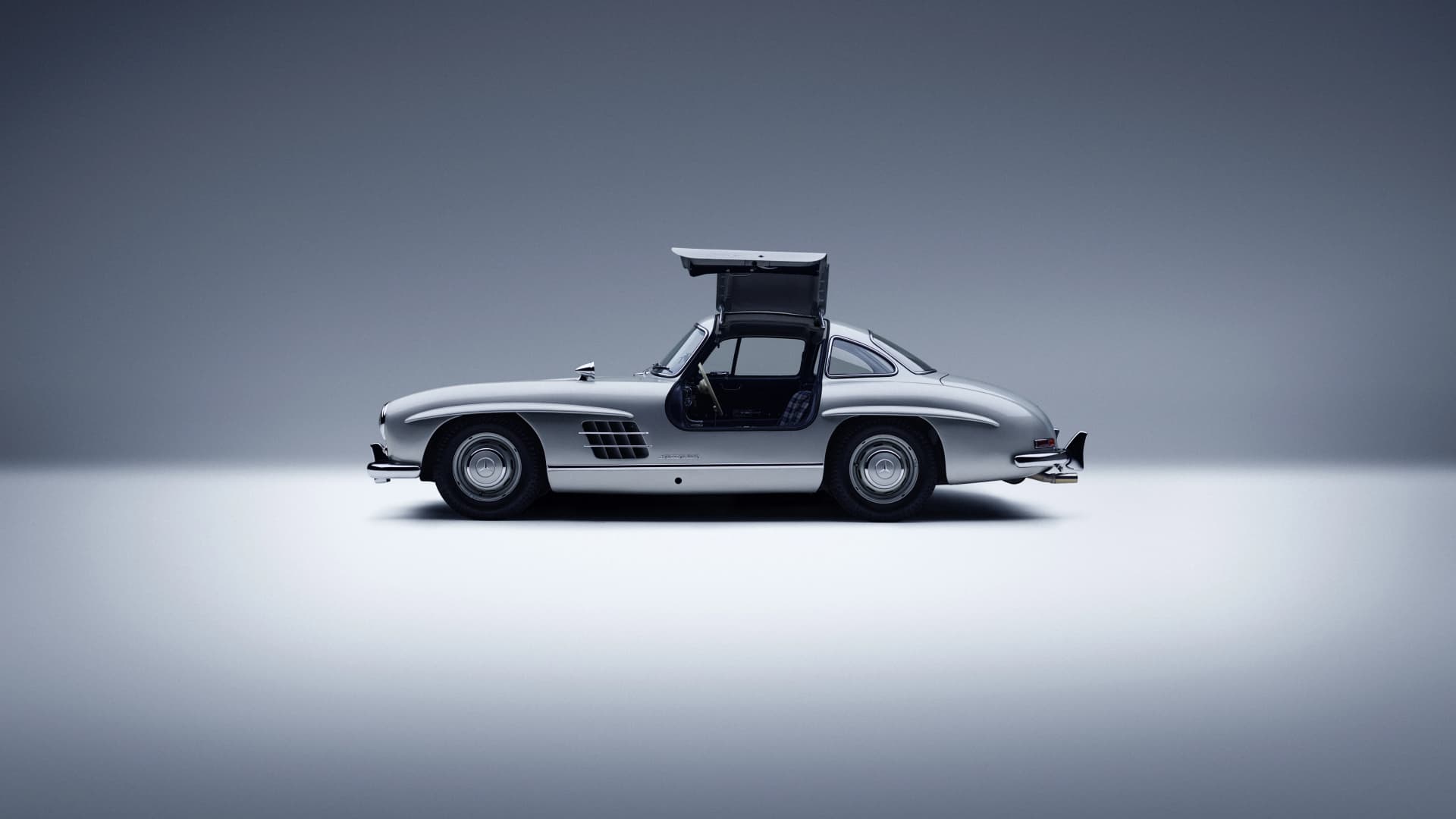 Mercedes-Benz celebrates 140 years of innovation: more than a birthday but a worldwide statement