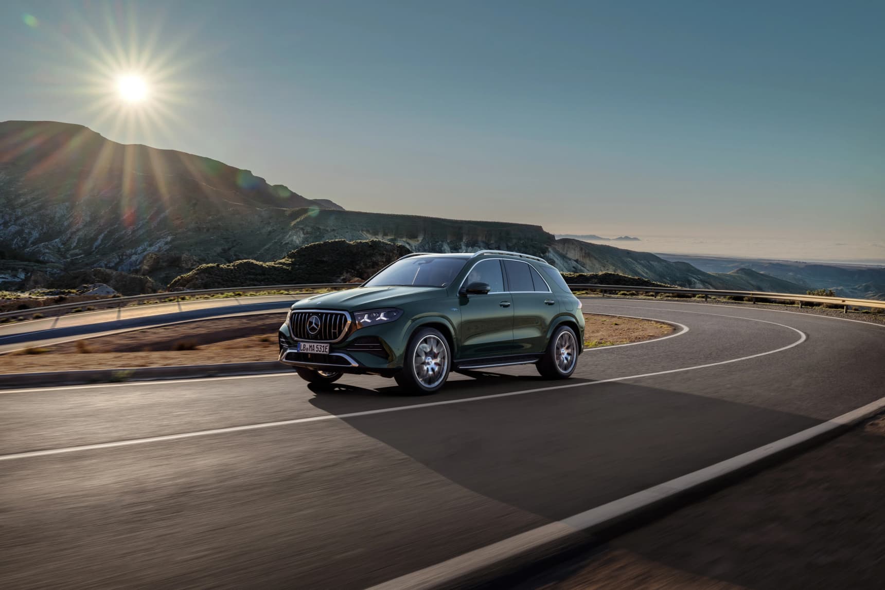 New 2026 Mercedes-AMG GLE 53 Hybrid green front 3/4