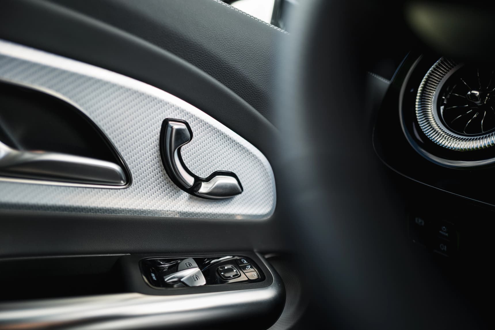 2026_Mercedes_Benz_CLA_200_Hybrid_AMG_Line_Review
