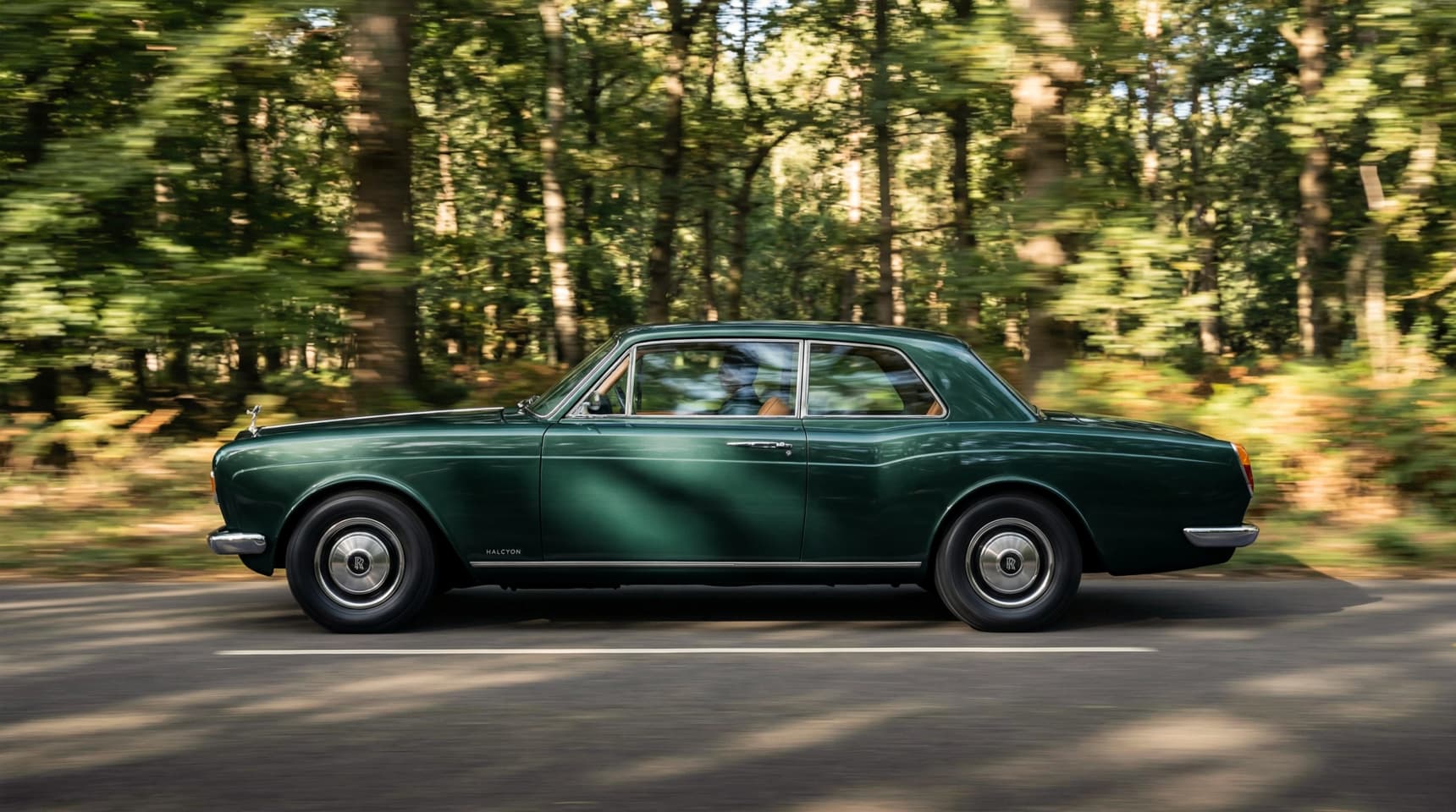 Halcyon Great Eight Series remasters Rolls-Royce Corniche V8