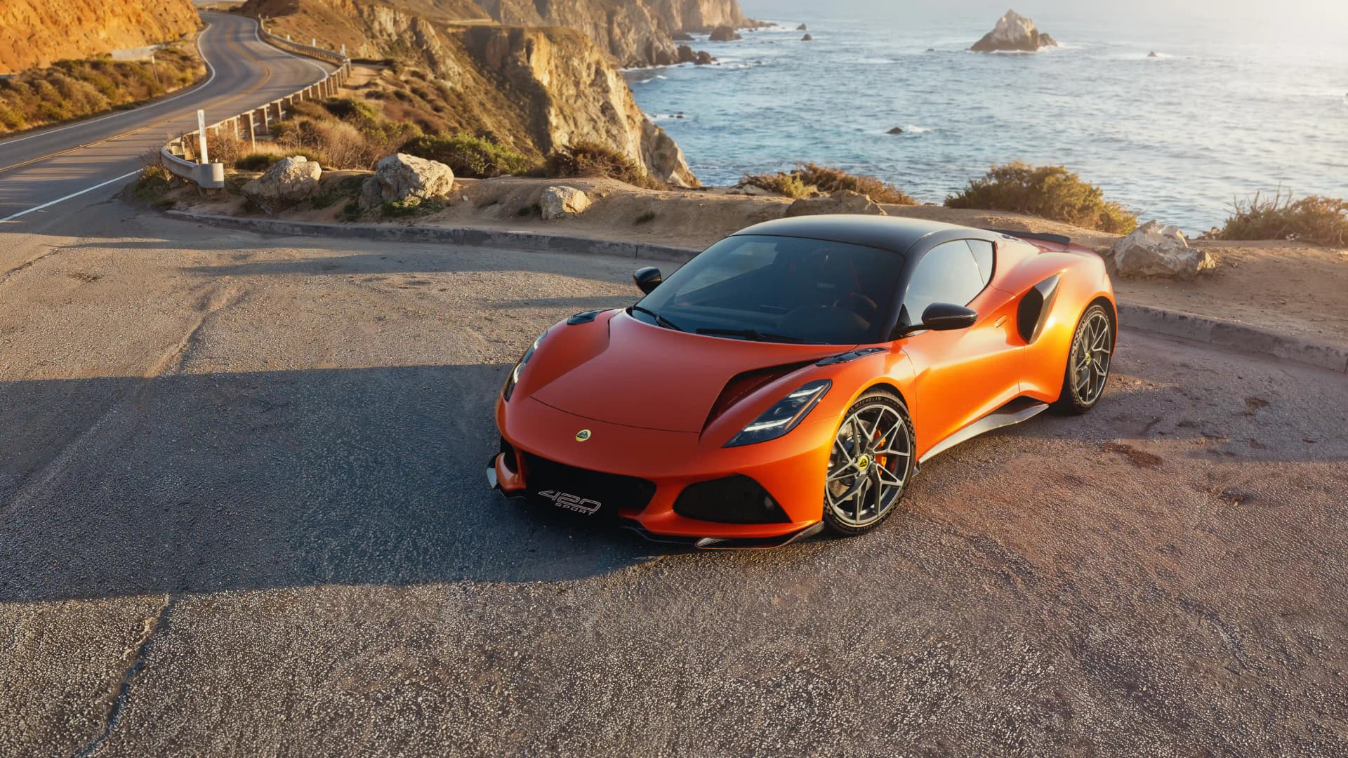 Lotus Emira 420 Sport revealed with 420 PS and removable roof