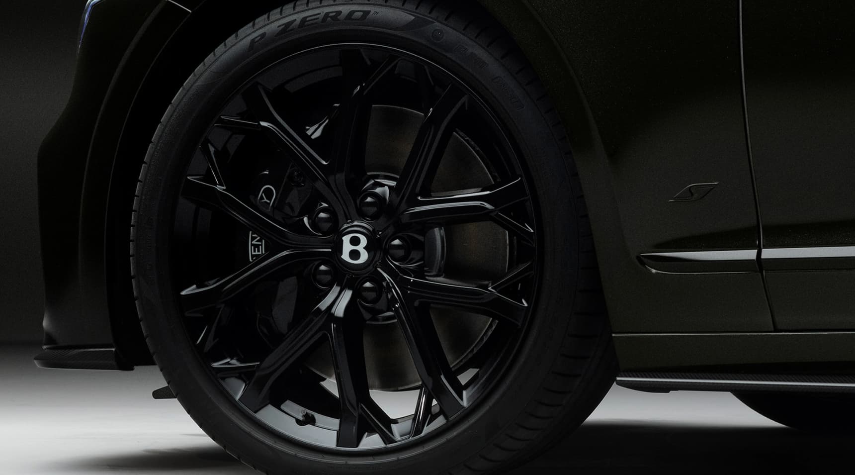 New Bentley Flying Spur revealed with V8 hybrid power and S model