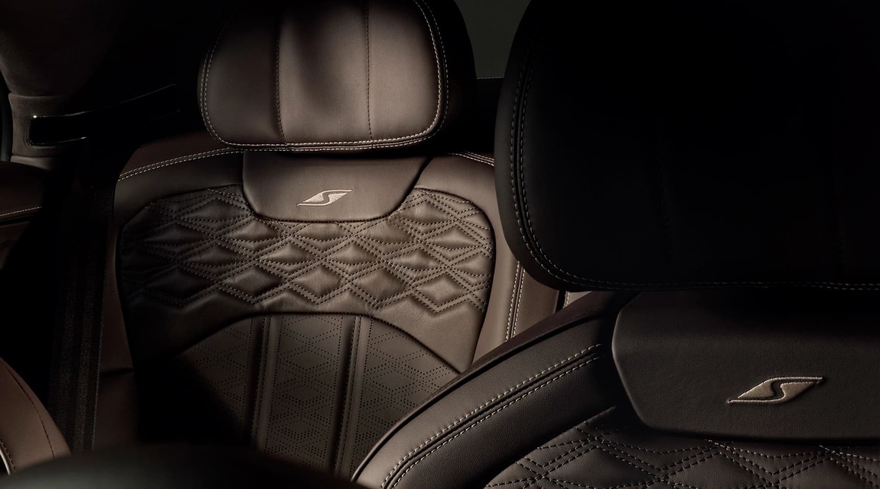 New Bentley Flying Spur revealed with V8 hybrid power and S model