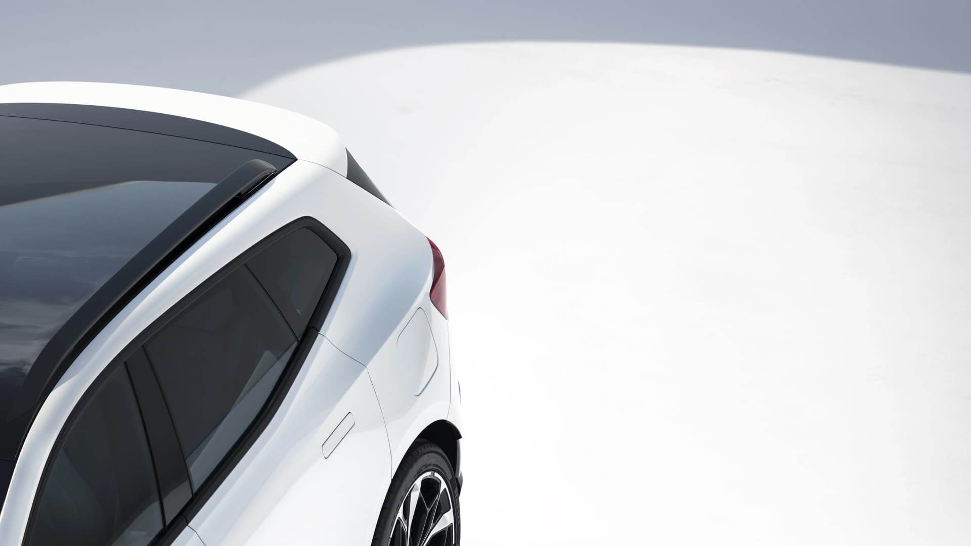 Polestar is finally giving the Polestar 4 something it lacked: a rear window