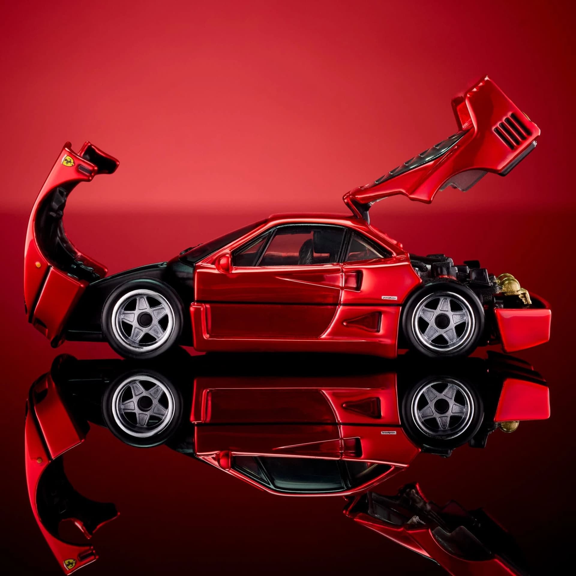 This Ferrari F40 costs 60 euros, fits in your palm, and will still sell out in minutes
