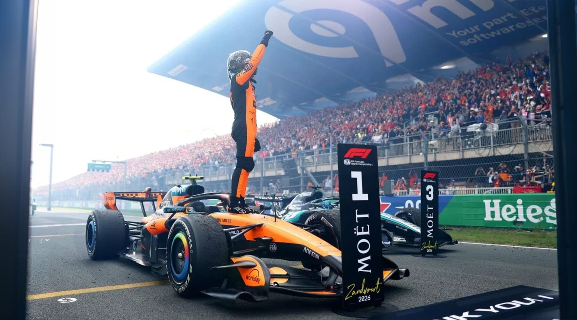 Norris wins, Verstappen crashes out on lap one and his Zandvoort farewell ends almost before it began
