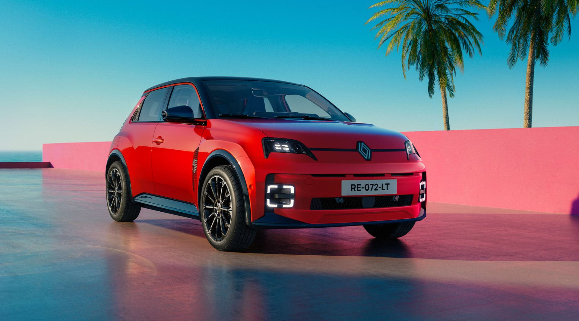 Renault makes its hit 5 E-Tech go further and cost less to get into