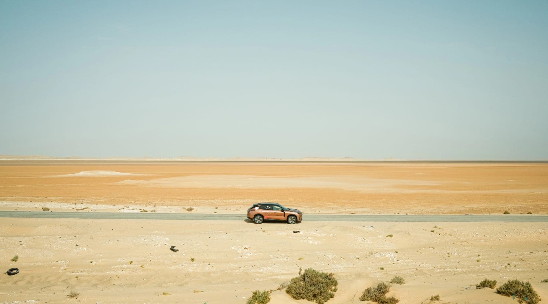 A Geely-owned plug-in hybrid just crossed the Sahara to prove it can go 1,000 km