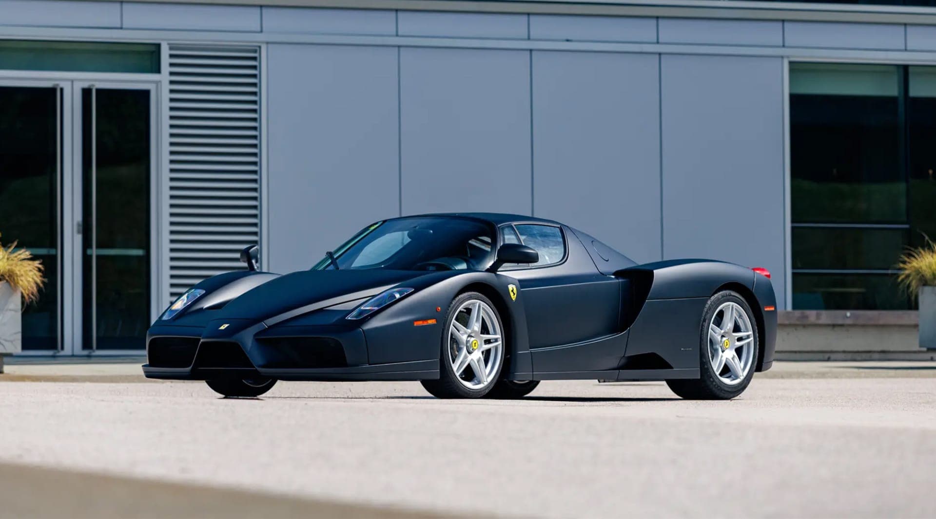 The only matte black Ferrari Enzo has covered 21 km since 2024