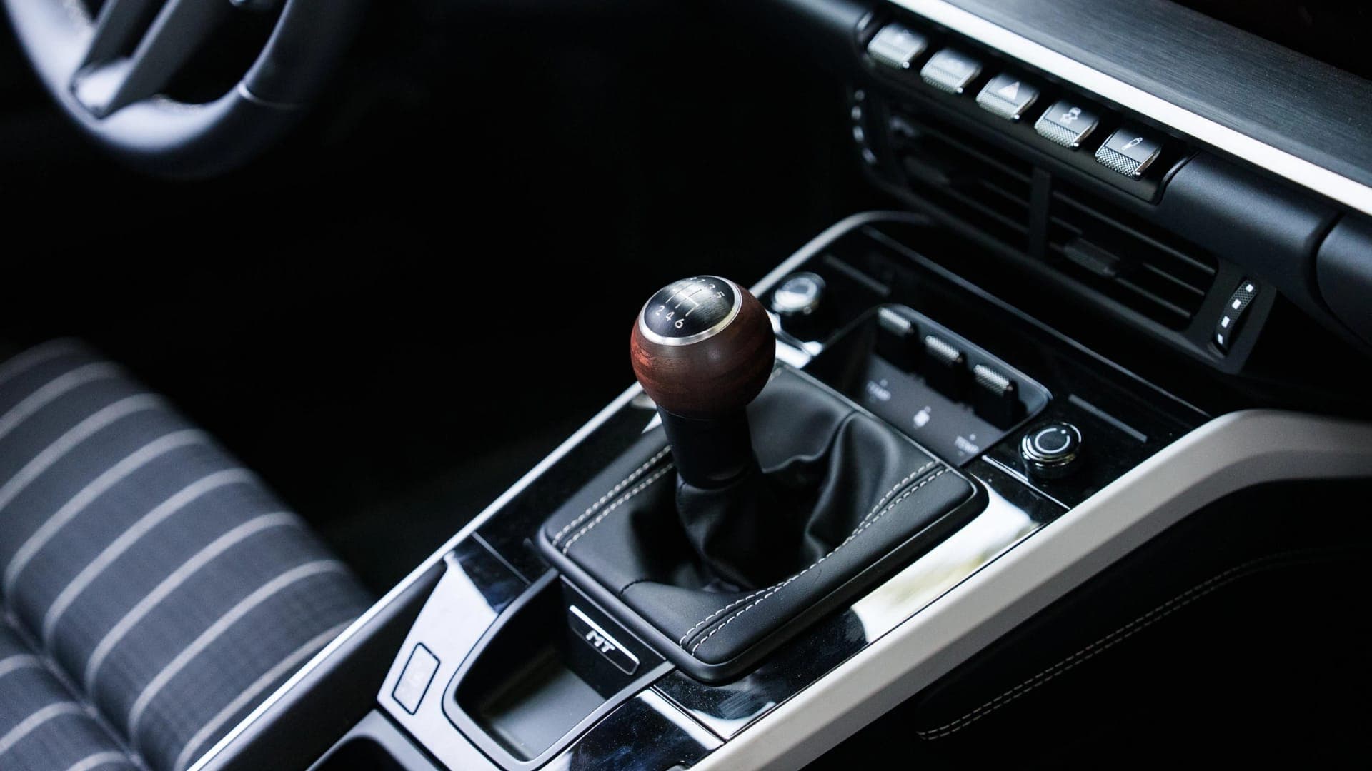 Porsche patented a manual gearbox with nothing behind the clutch pedal