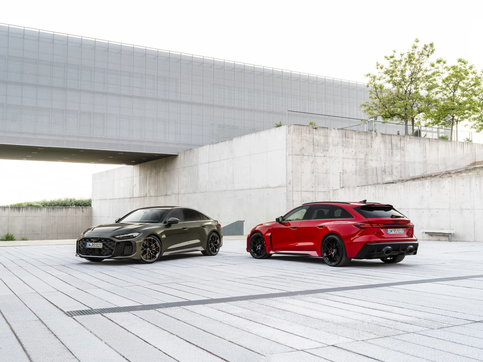 The RS 4 is dead! Audi introduces the new 2026 RS 5 with hybrid support