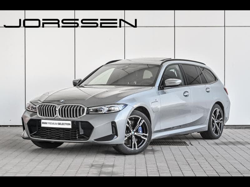 BMW 330e xDrive Touring