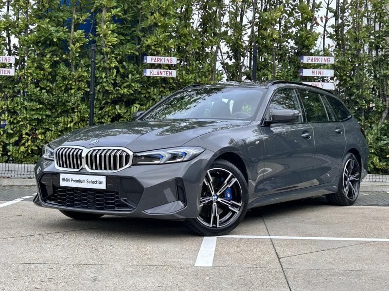 BMW 330e xDrive Touring