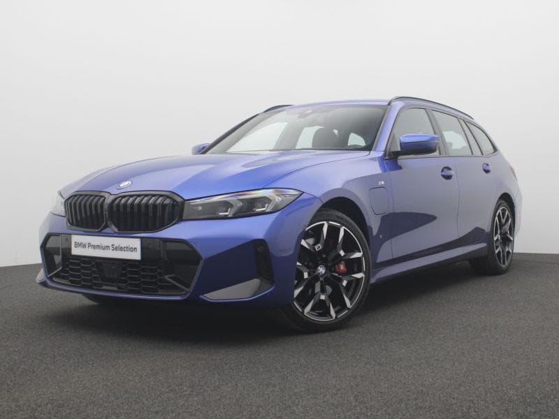 BMW 330e xDrive Touring