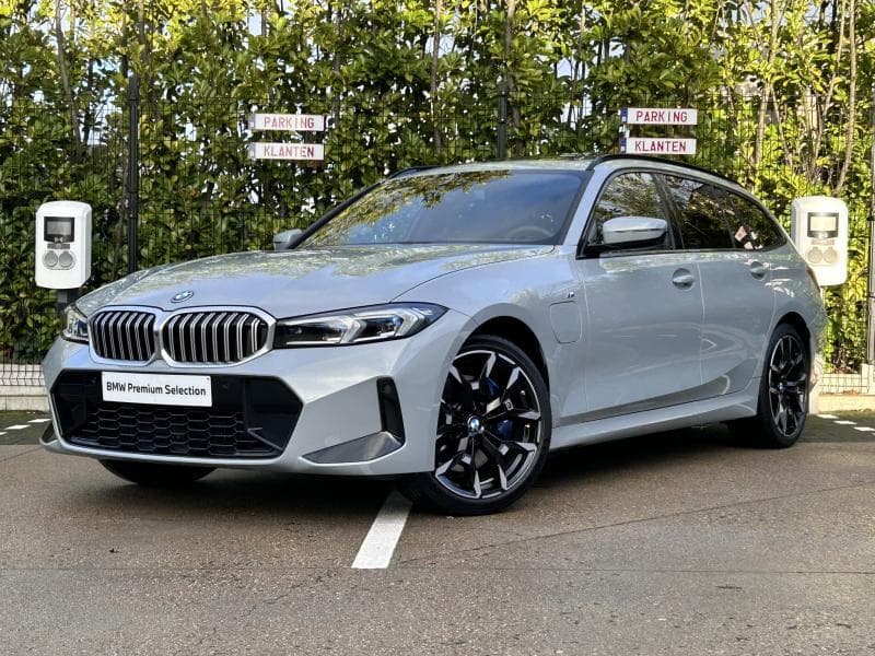 BMW 330e xDrive Touring