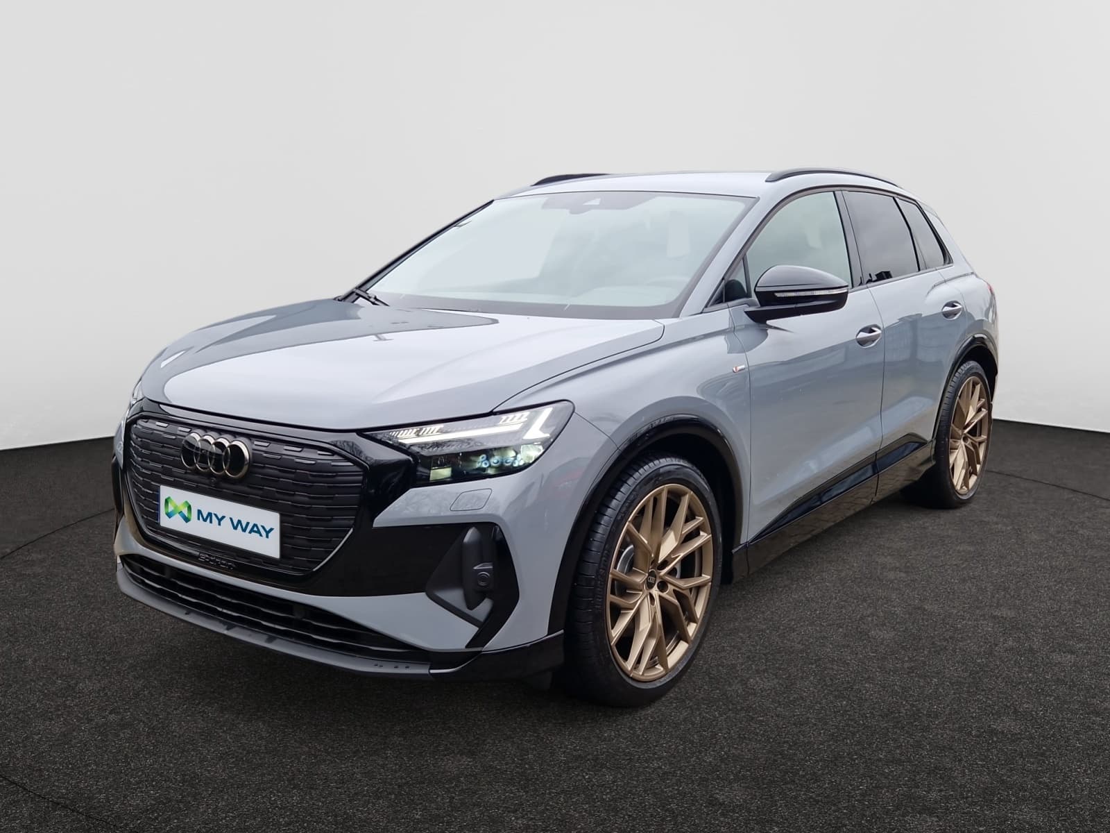 AUDI Q4 e-tron