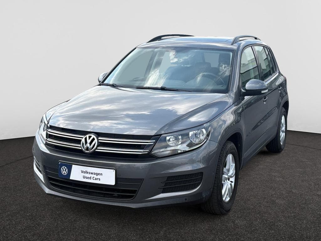 VOLKSWAGEN Tiguan