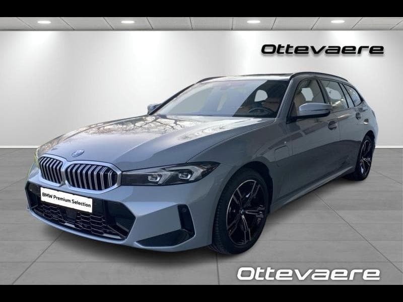 BMW 330e xDrive Touring