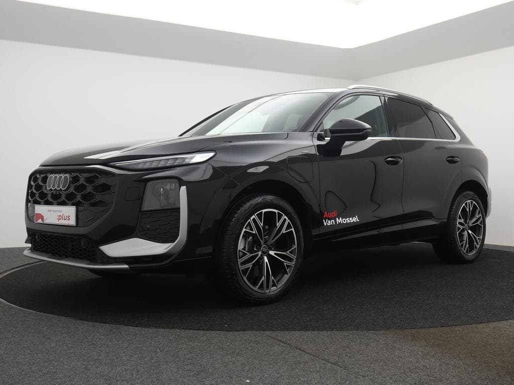 AUDI Q3 SUV e-hybrid