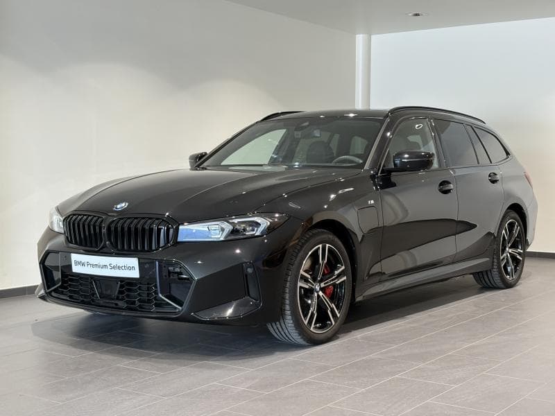 BMW 330e xDrive Touring