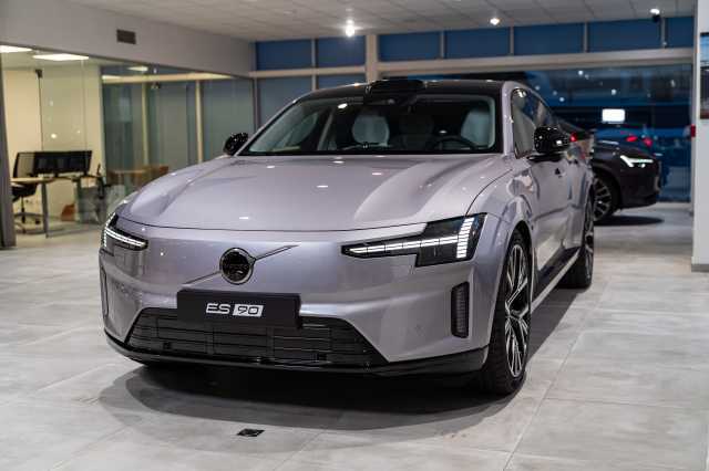 Volvo ES90