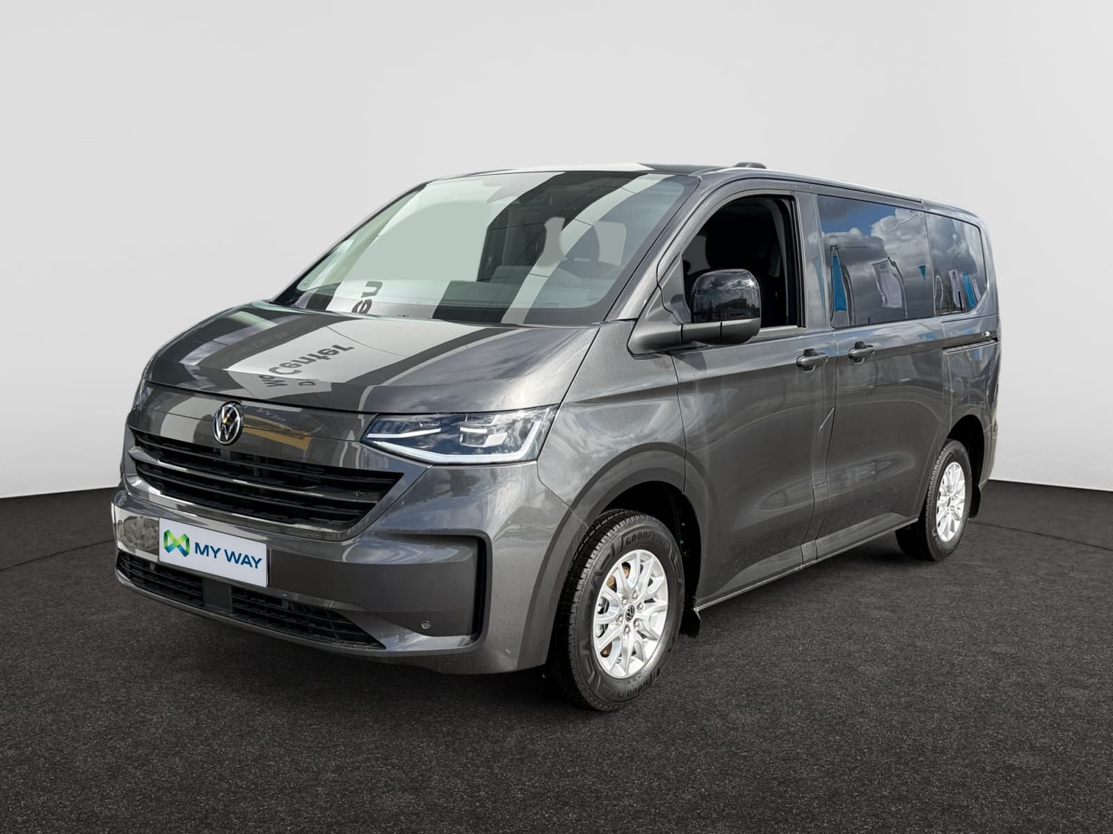 VOLKSWAGEN E-Transporter T7 32 Caravelle Swb