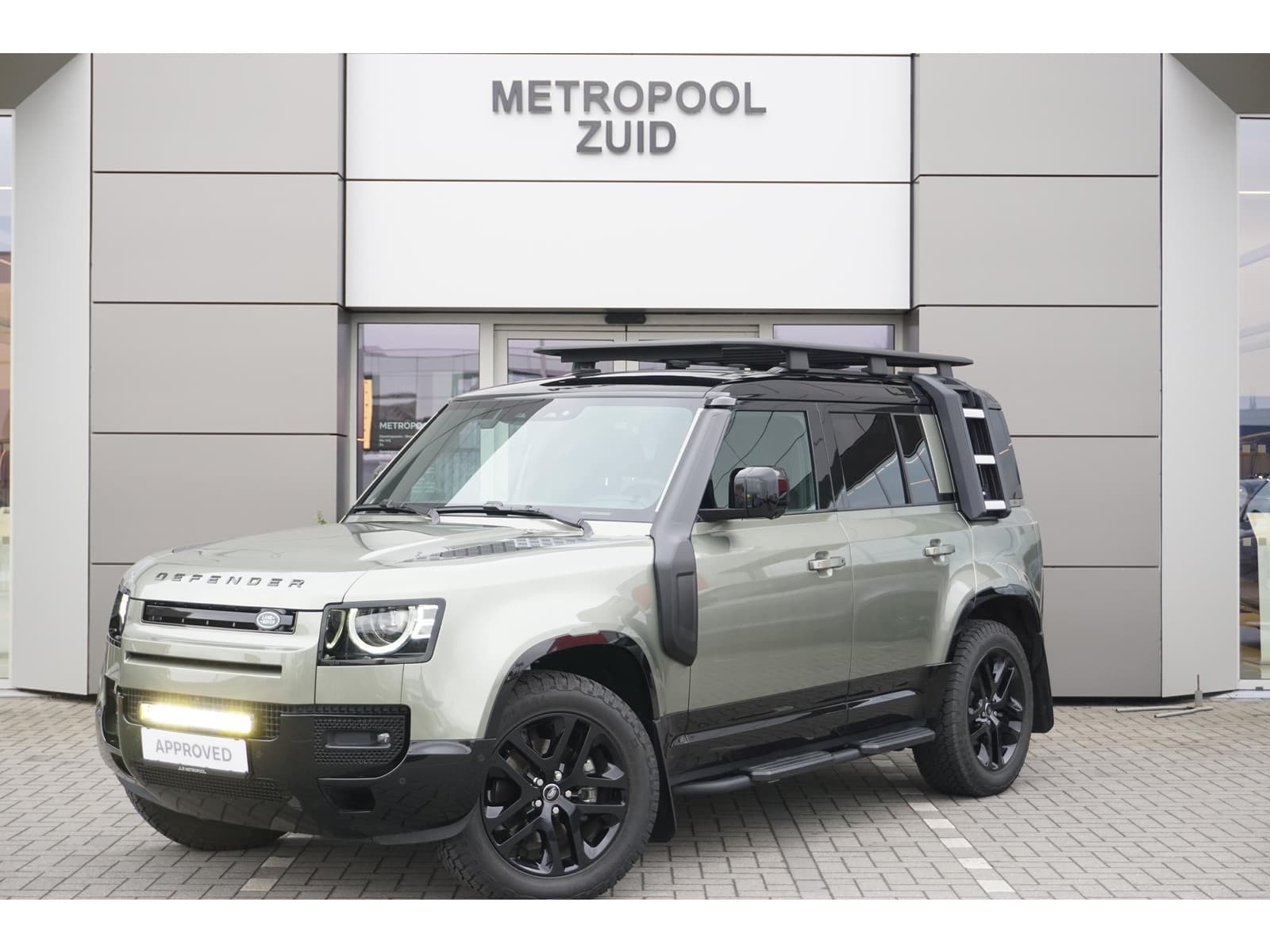 Land Rover Defender 110