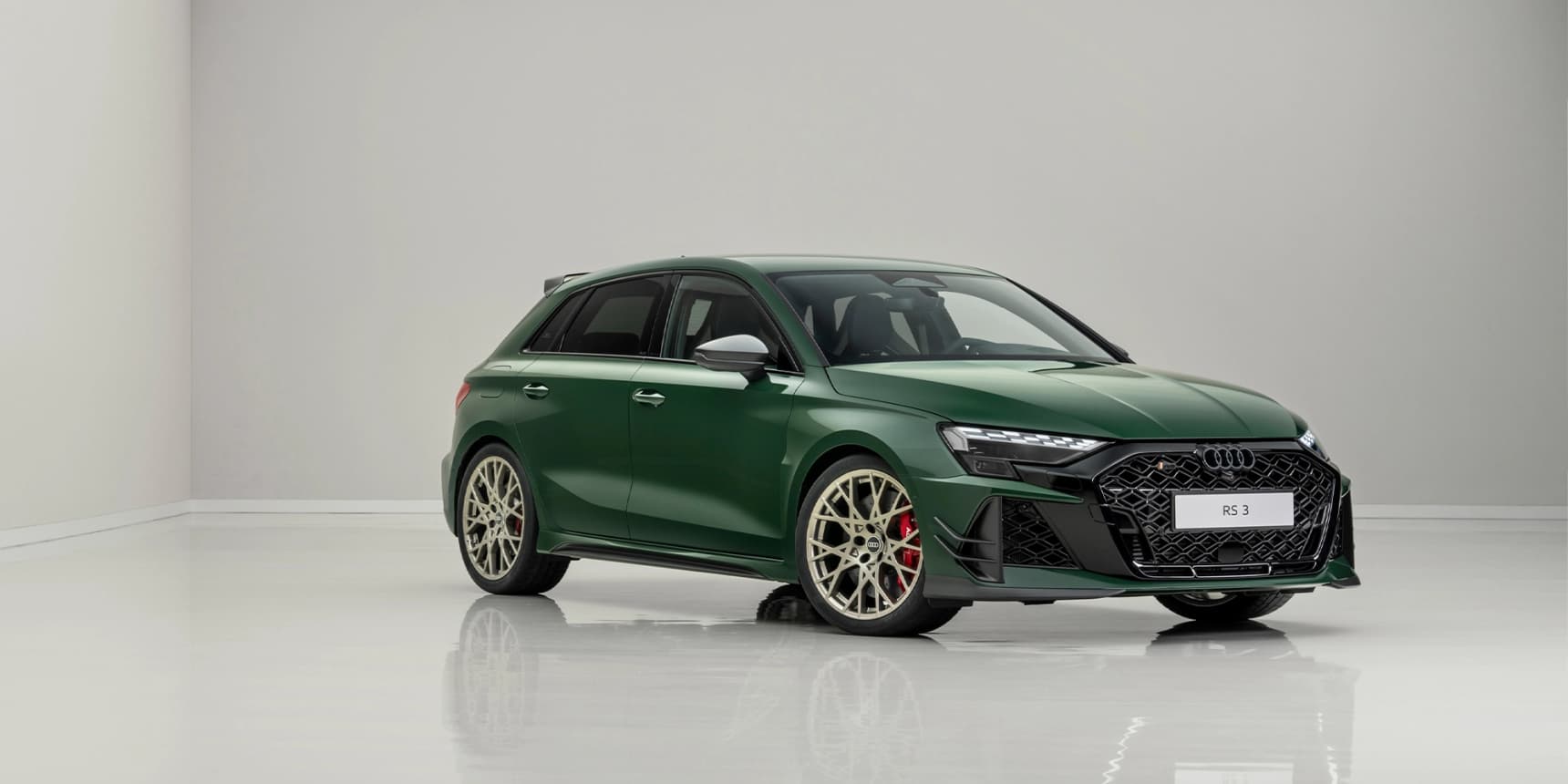 Audi_RS3_Competition_Limited_50_Years_Of_Five_Cylinders_Special_Malachite_Green_Paint_Exterior_Wallpaper_HD
