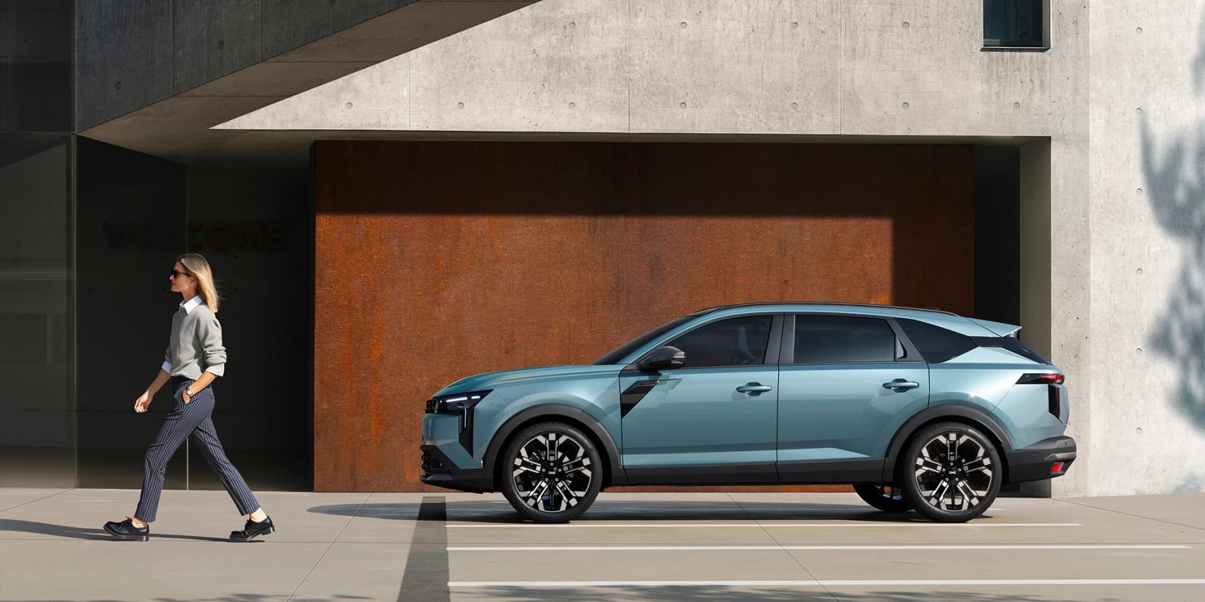 Dacia reveals its futuREady strategy: four EVs and the new Striker crossover