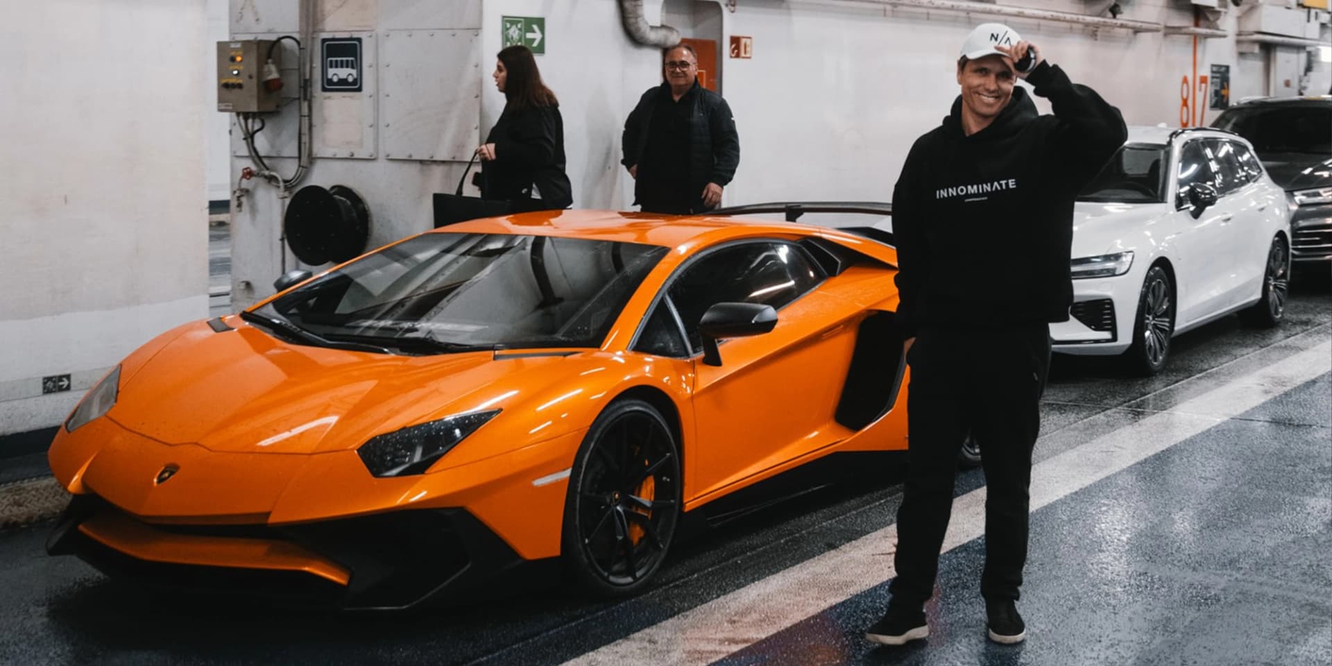 Jon Olsson buys a Lamborghini Aventador SV in the Netherlands and drives it 700 km back to Sweden