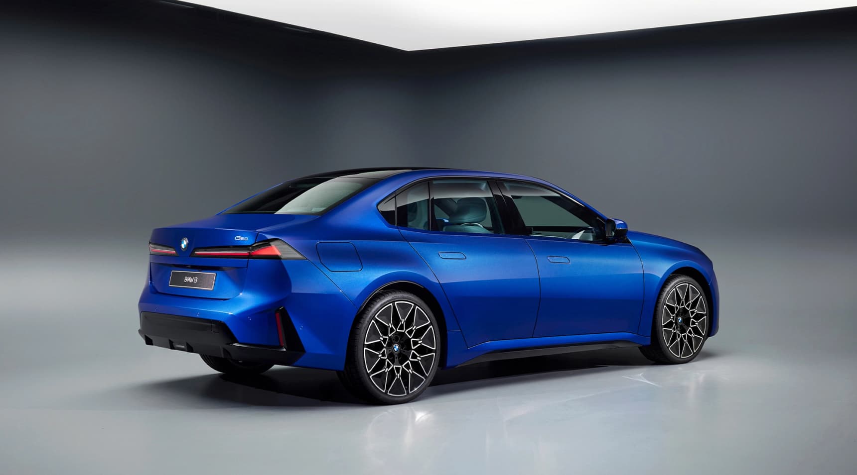 BMW_unveils_the_new_i3-_the_all-electric_3_Series_that_could_redefine_the_segment