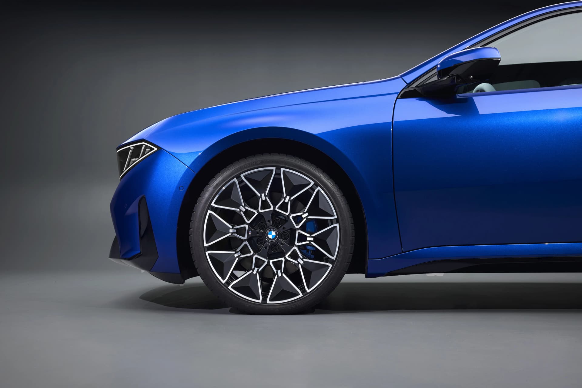 2026_BMW_i3_Exterior_M_Le_Castellet_Blue_HD_Wallpaper