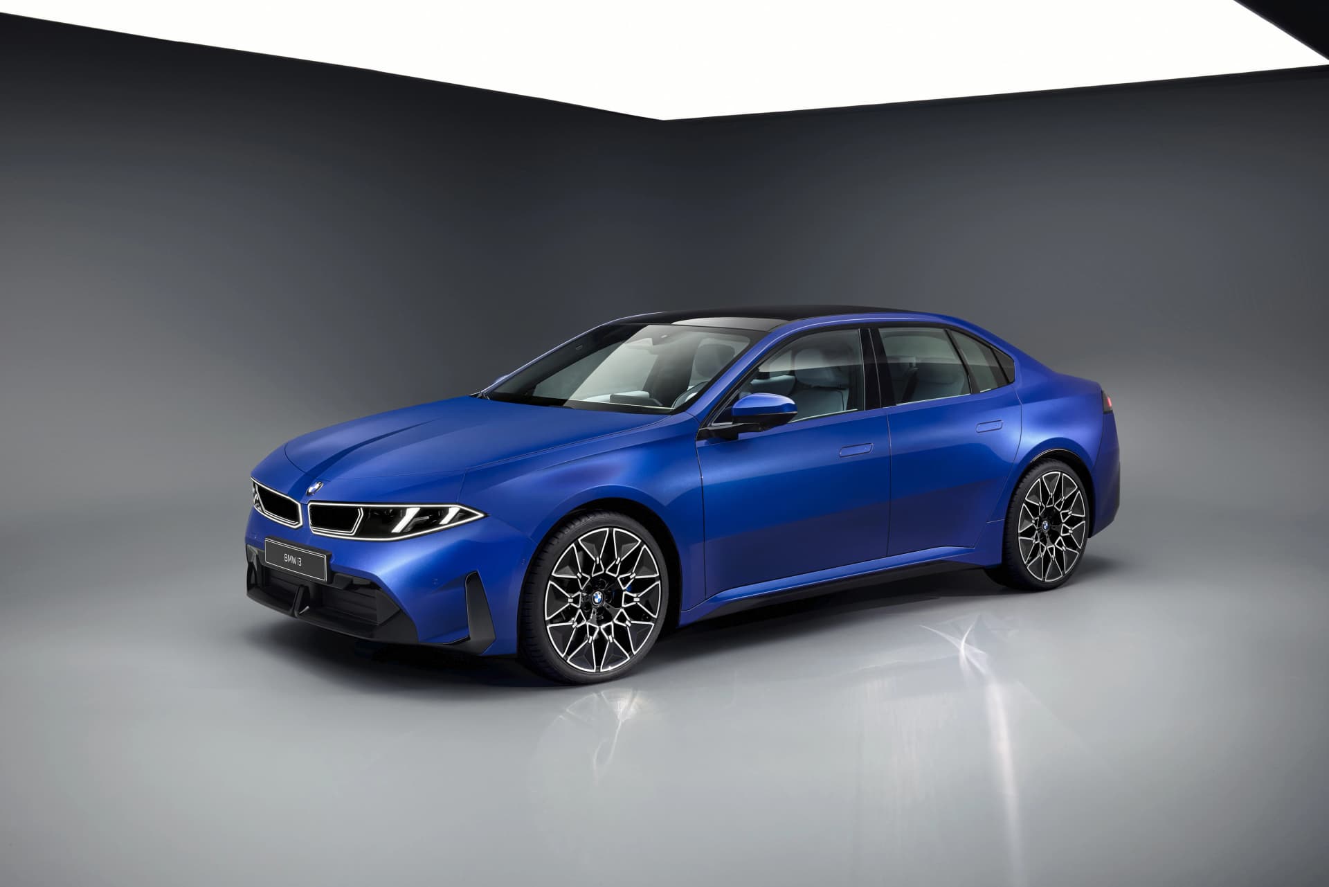2026_BMW_i3_Exterior_M_Le_Castellet_Blue_HD_Wallpaper