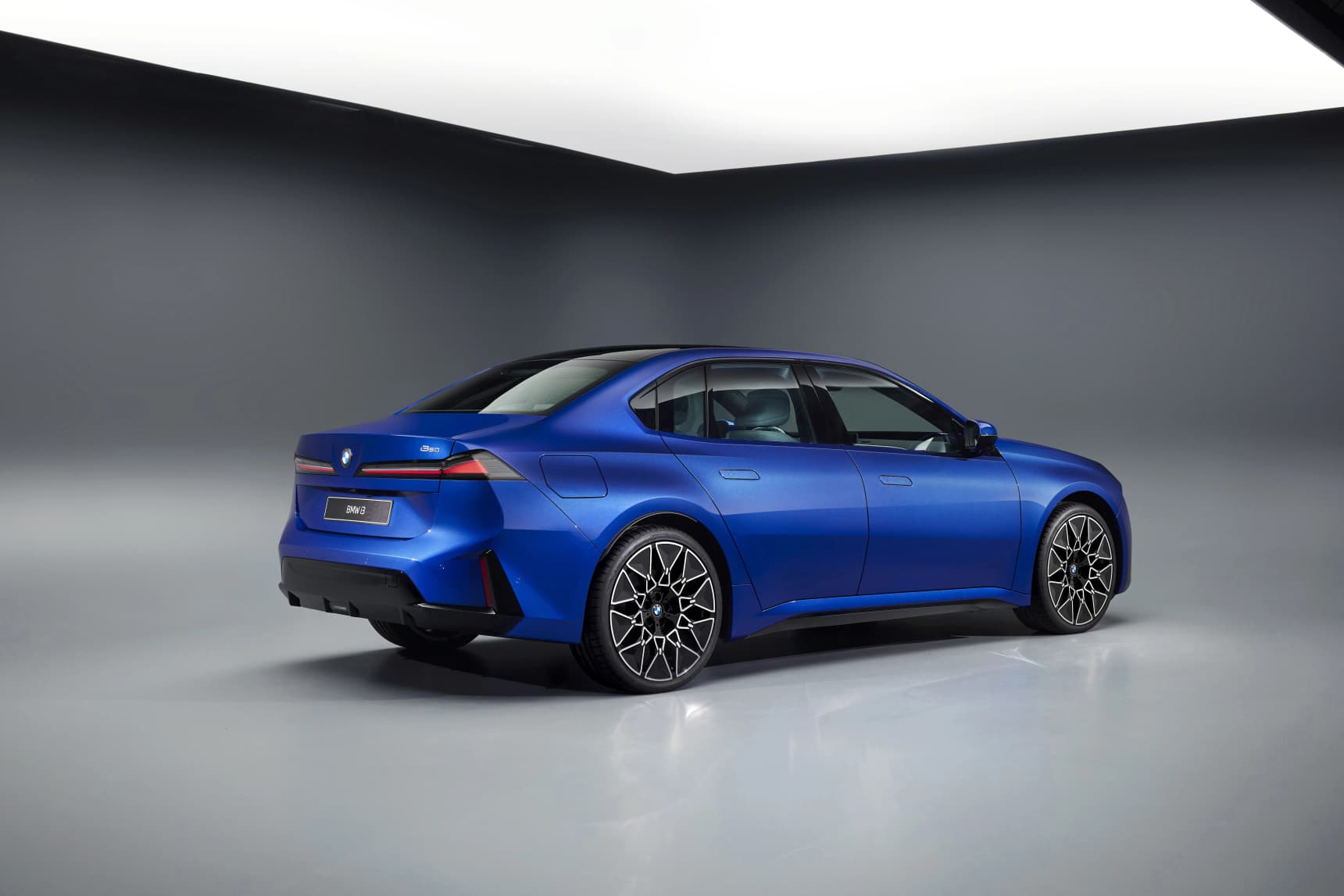 2026_BMW_i3_Exterior_M_Le_Castellet_Blue_HD_Wallpaper