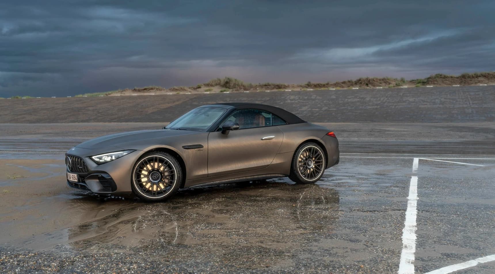 Mercedes-AMG could replace the SL 43’s 4-Cylinder with a straight-six
