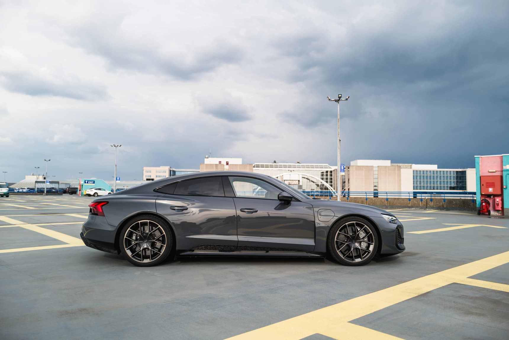 Audi_RS_e-tron_GT_Performance_DaytonaGrey_AutoNext_Review