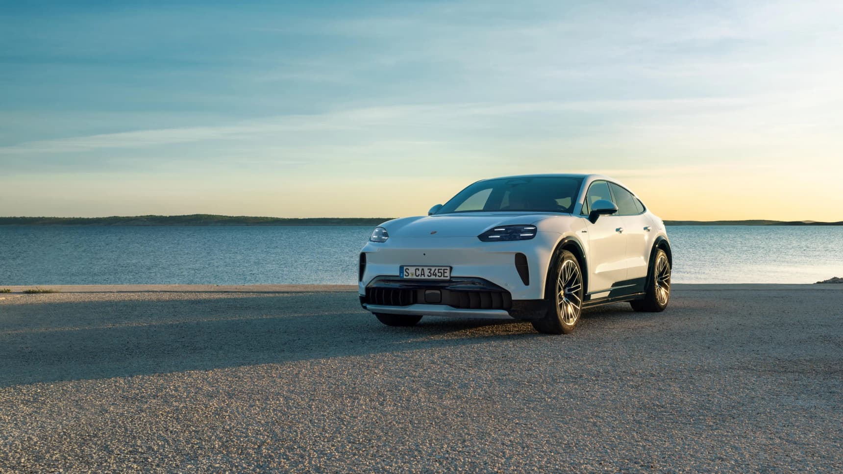 Porsche Cayenne Coupé Electric debuts, a 911-inspired SUV with 1,156 hp