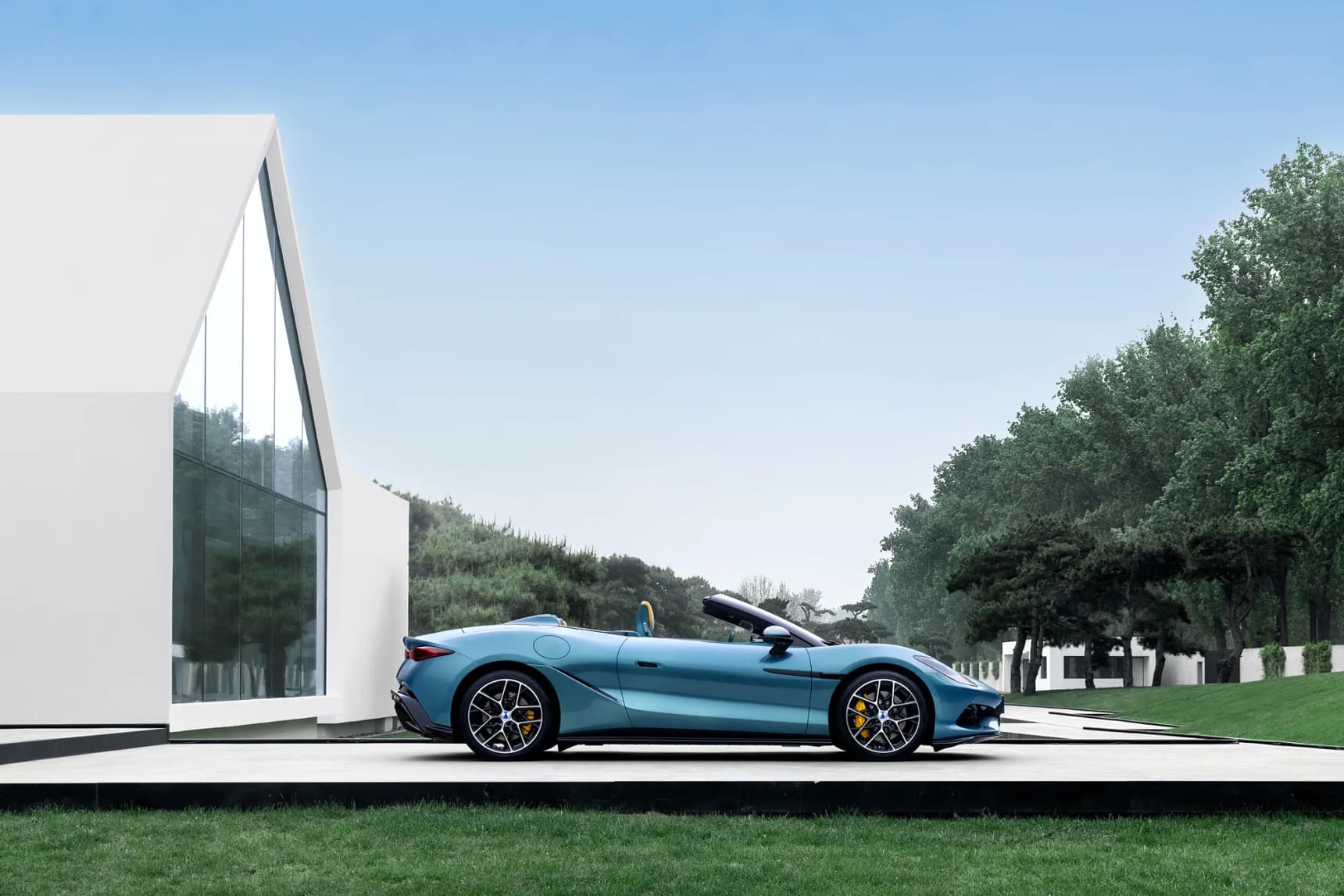 BYD Denza Z is here, China’s 1,000+ hp electric drop-top is targeting Europe’s elite