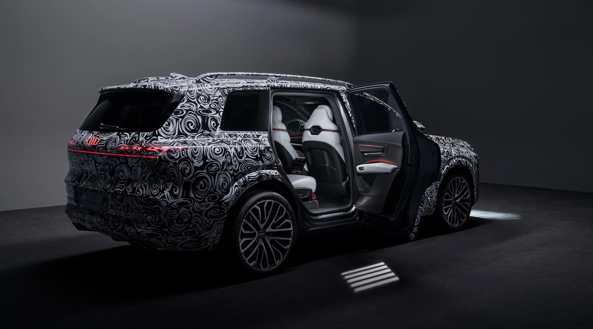 Audi Q9 interior first look, Ingolstadt finally enters the GLS and X7 territory
