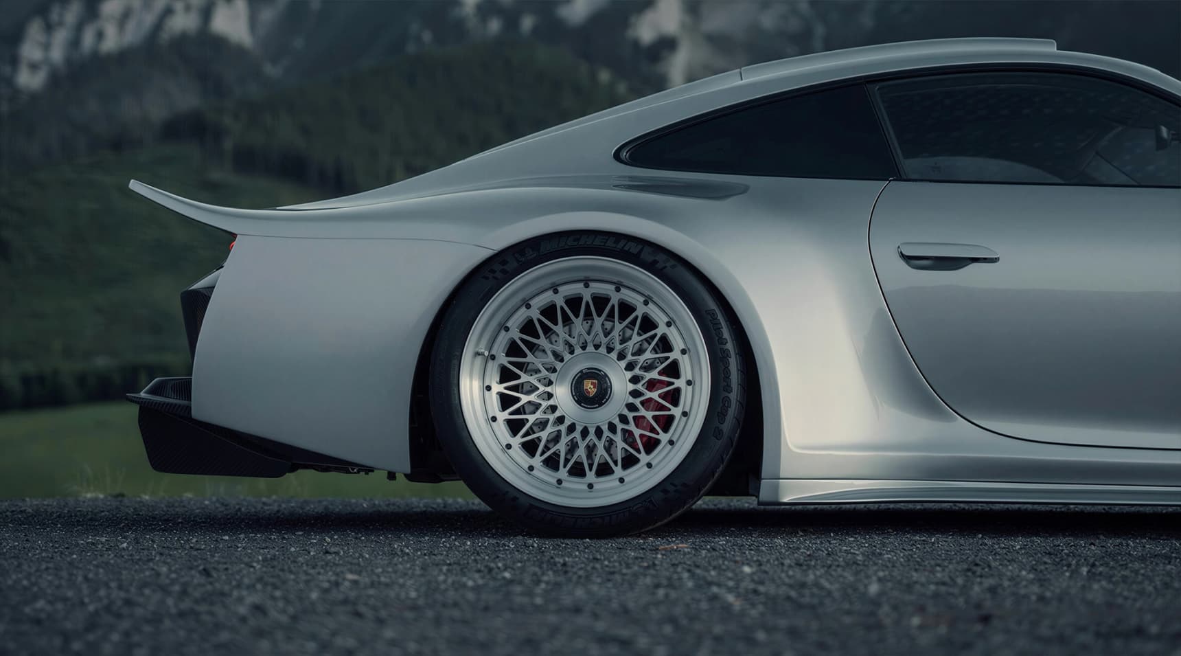 Carbonerre GT1 Manta transforms the Porsche 911 into a GT1 tribute