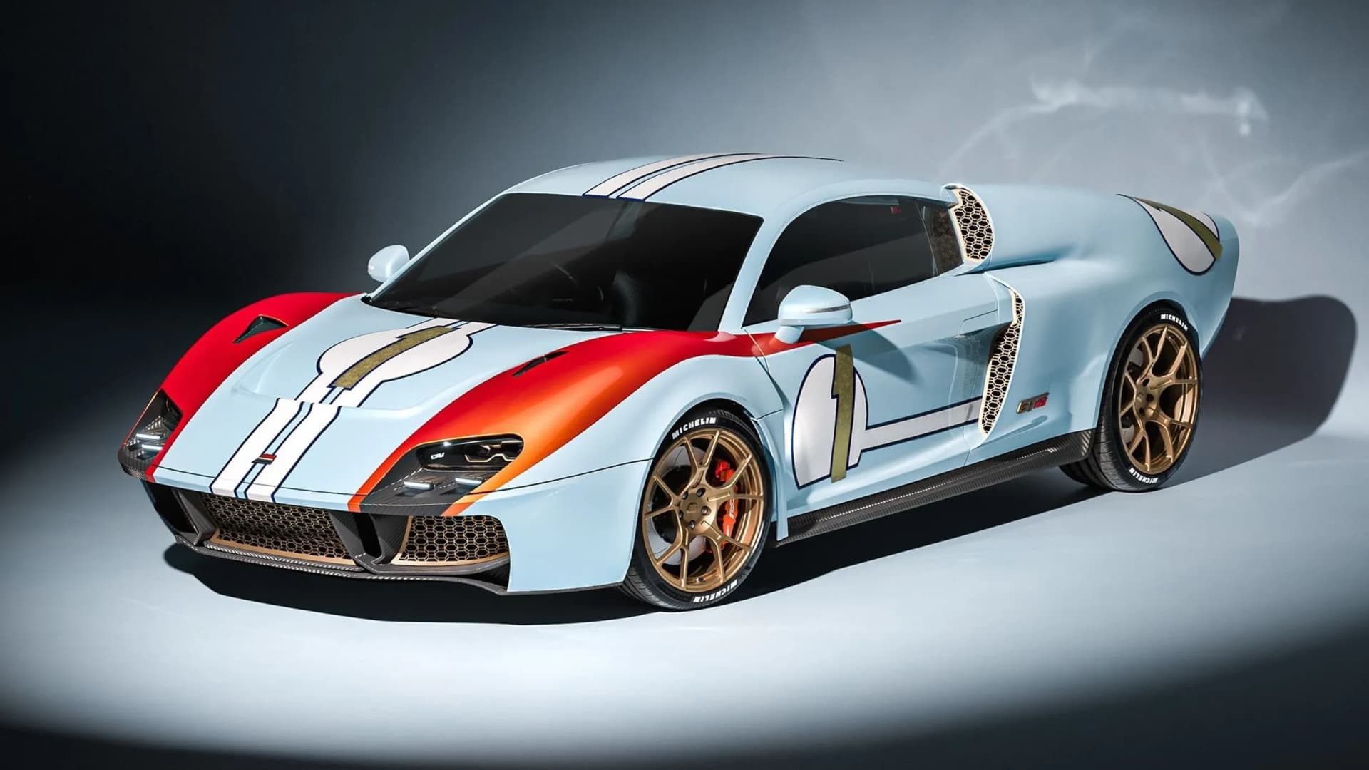 A GT40 reborn with 789 hp and, yes, the option of a manual