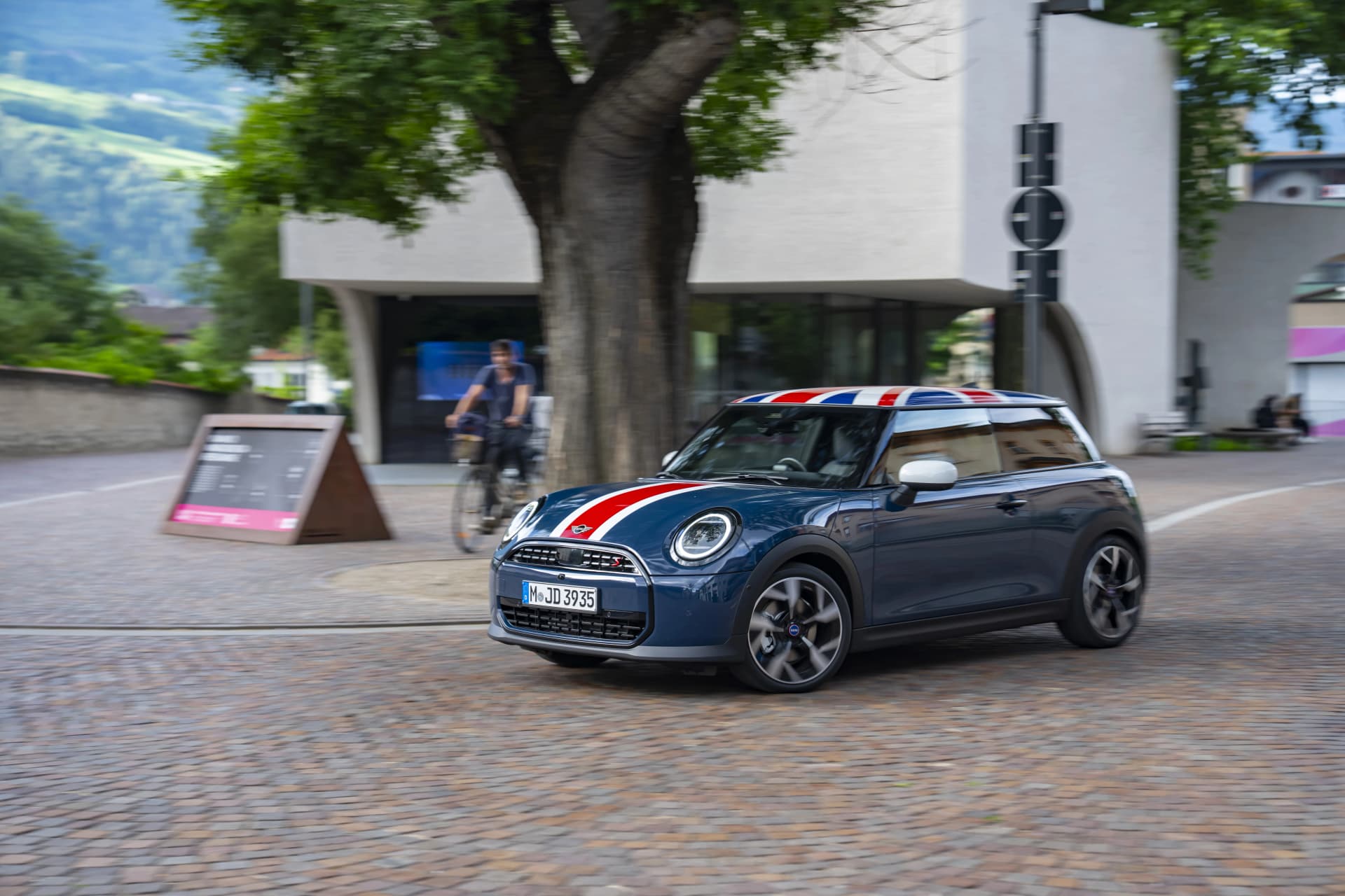 The MINI Cooper Oxford Edition is a very British birthday party on wheels