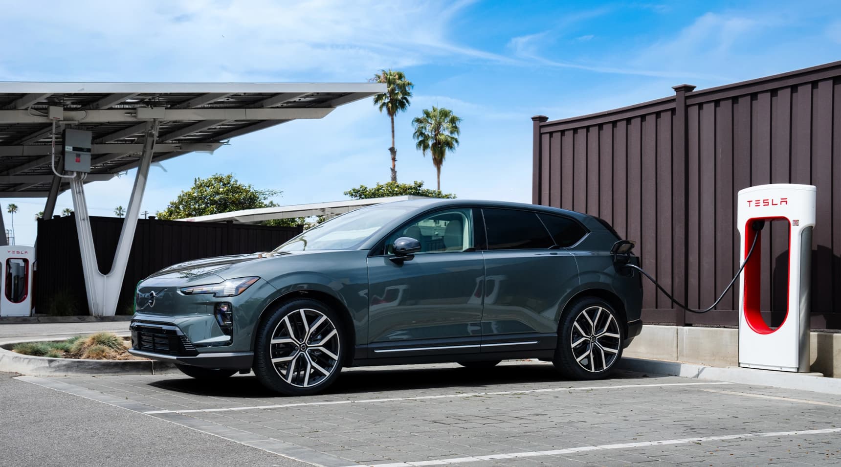 Volvo drivers are about to get 20,000 Tesla Superchargers in one app
