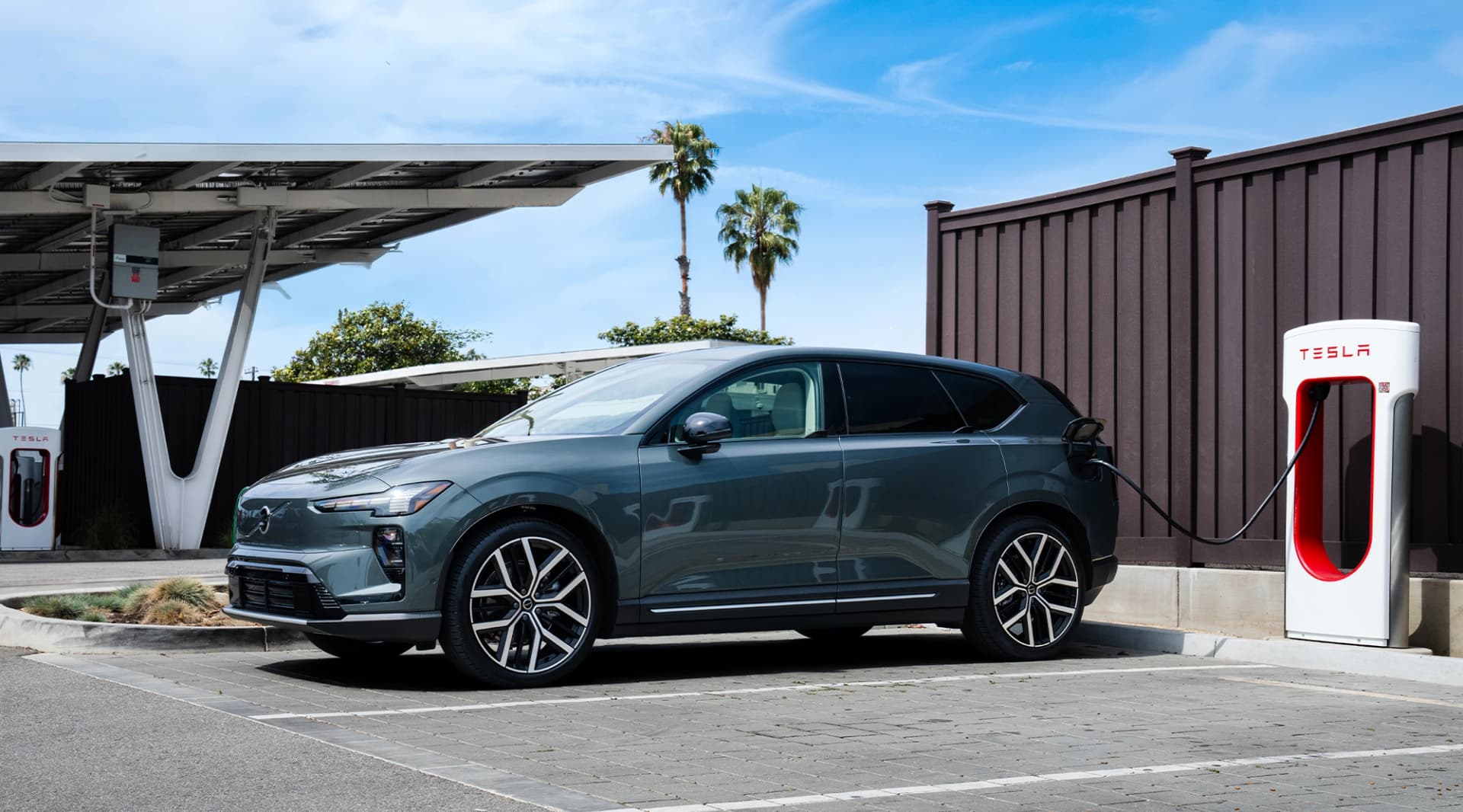Volvo drivers are about to get 20,000 Tesla Superchargers in one app