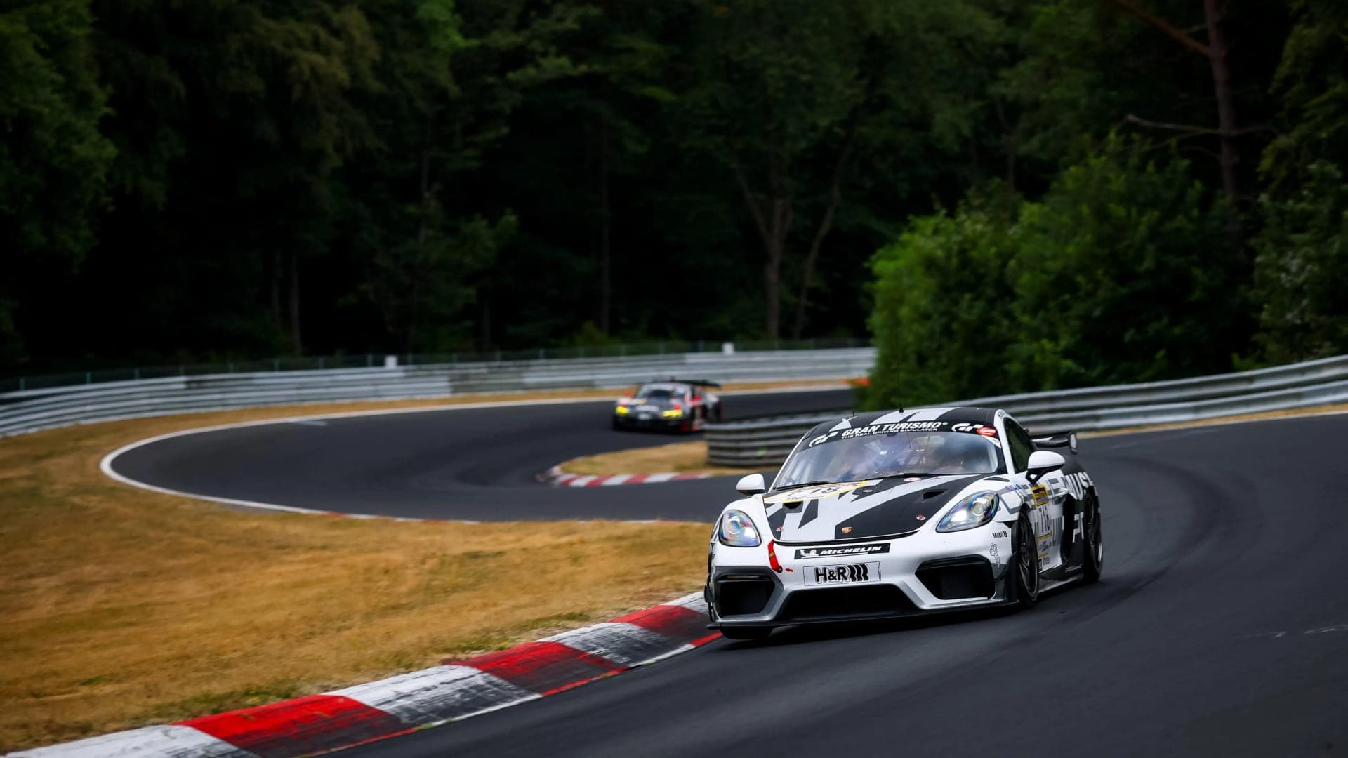 Porsche retired its last mid-engined race car the only right way, by racing it