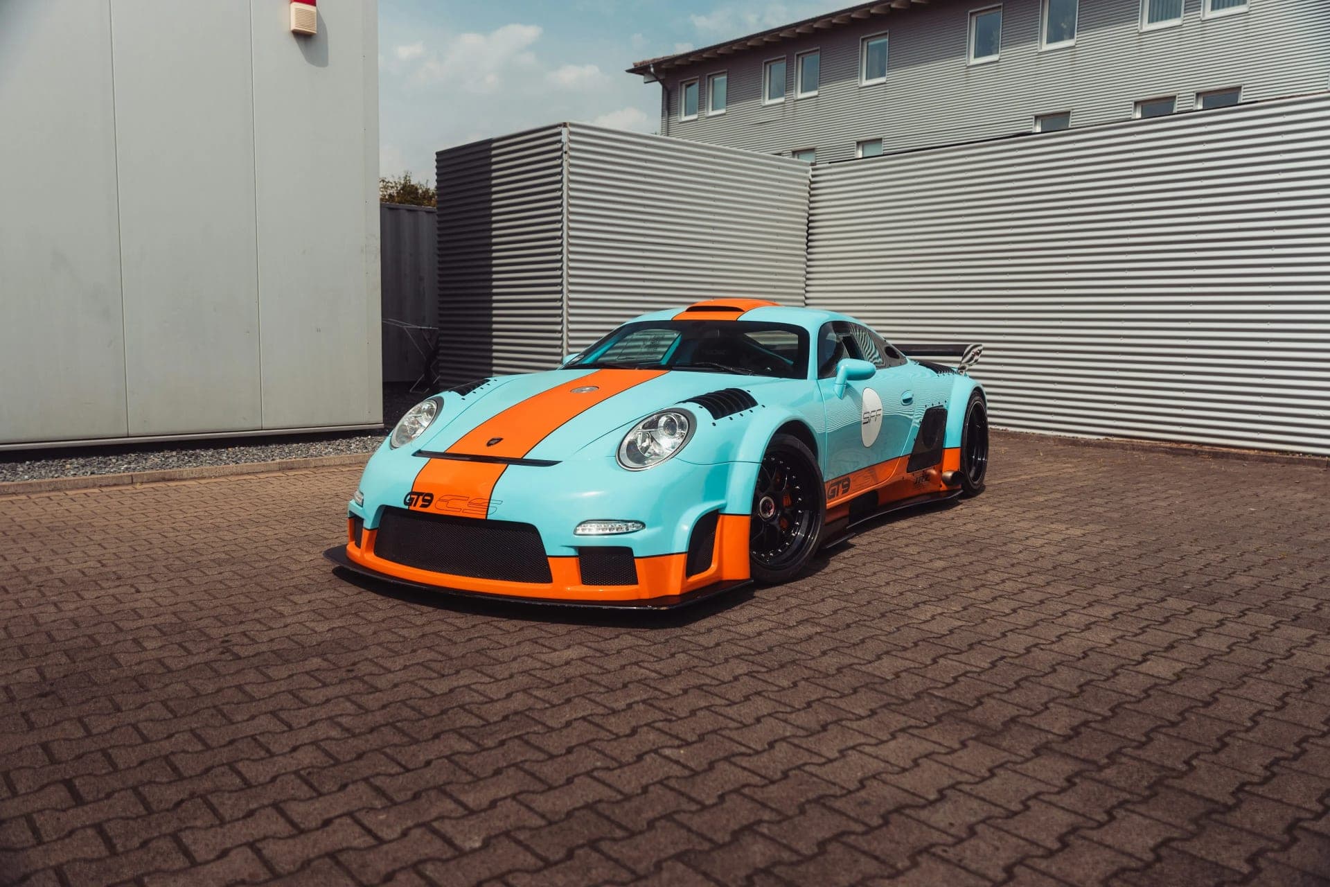 A German tuner's 911 once out-ran the Bugatti Veyron, and one is now for sale