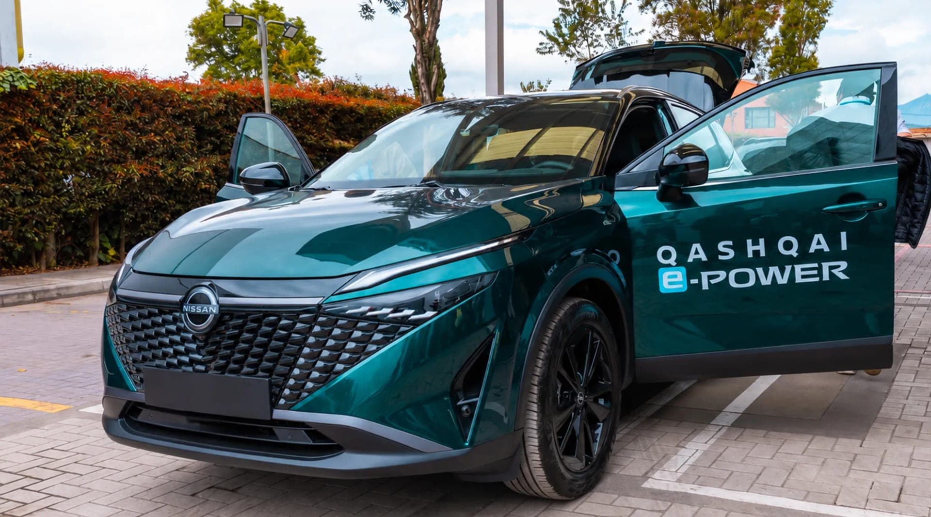 Nissan drove a Qashqai 1,980 km on a single tank without charging once