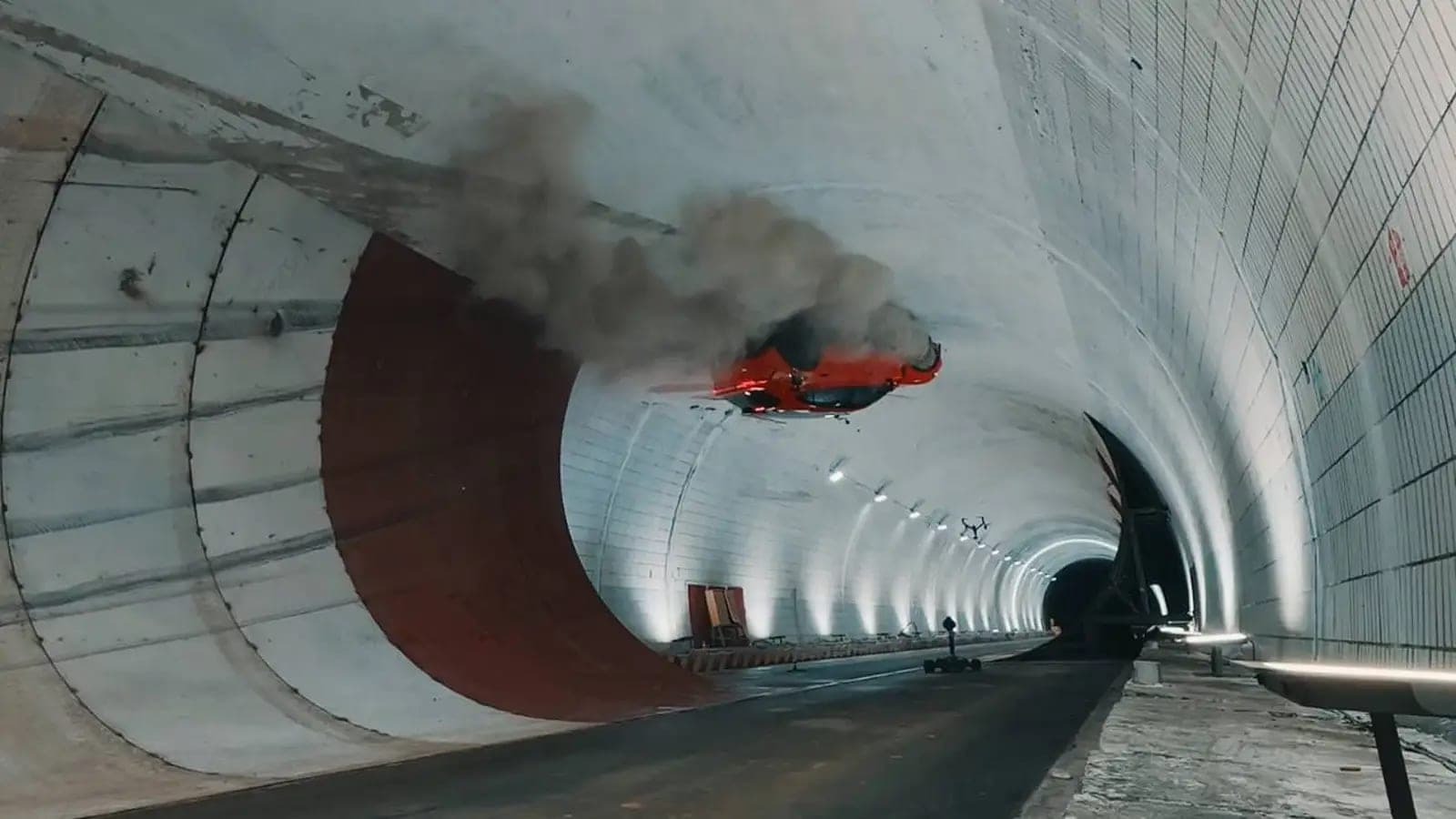 A Chinese SUV looped a tunnel at 130 km/h. Proving it happened was the hard part