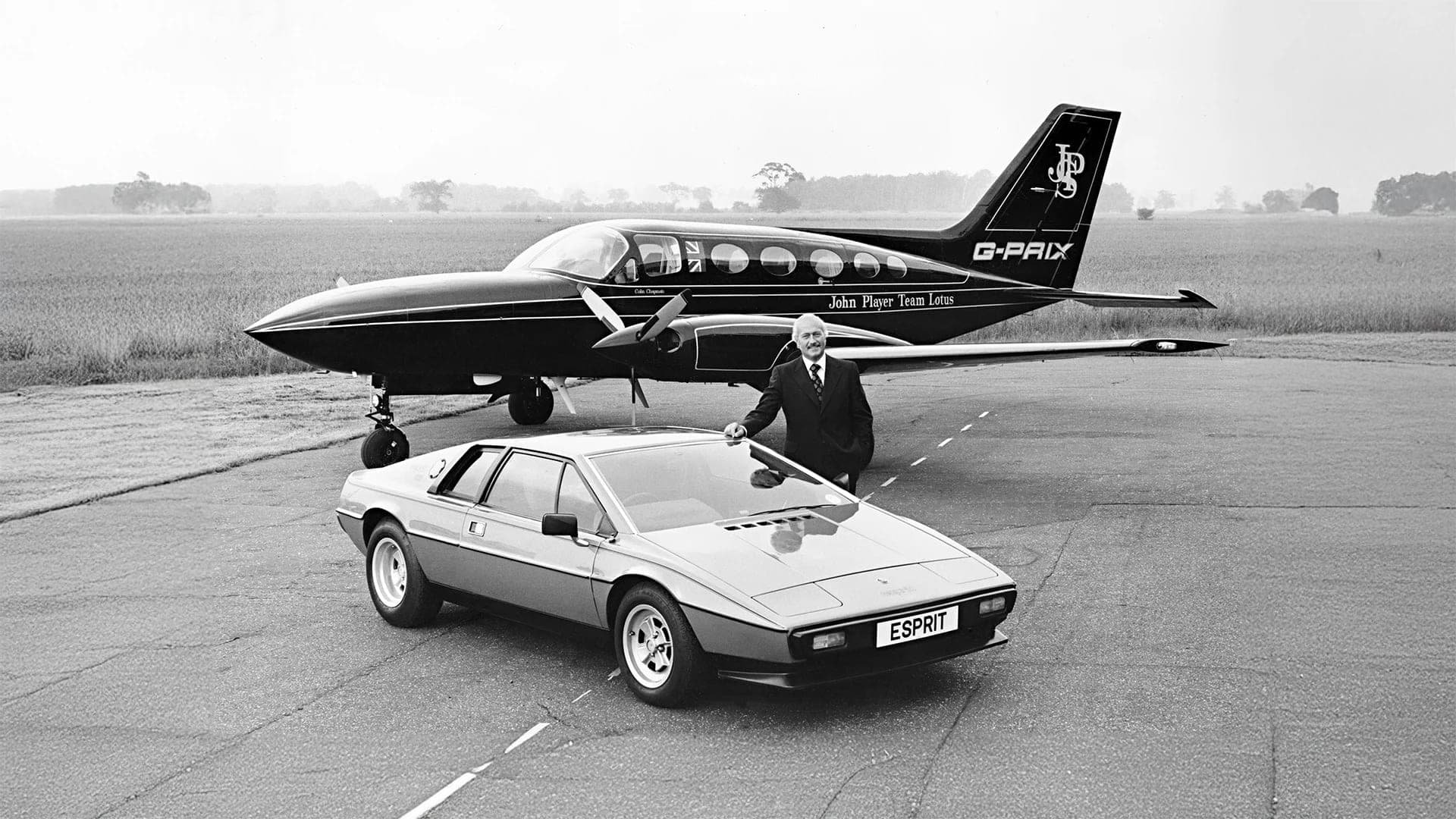Lotus is bringing the Esprit back, and buyers choose V8 or V6