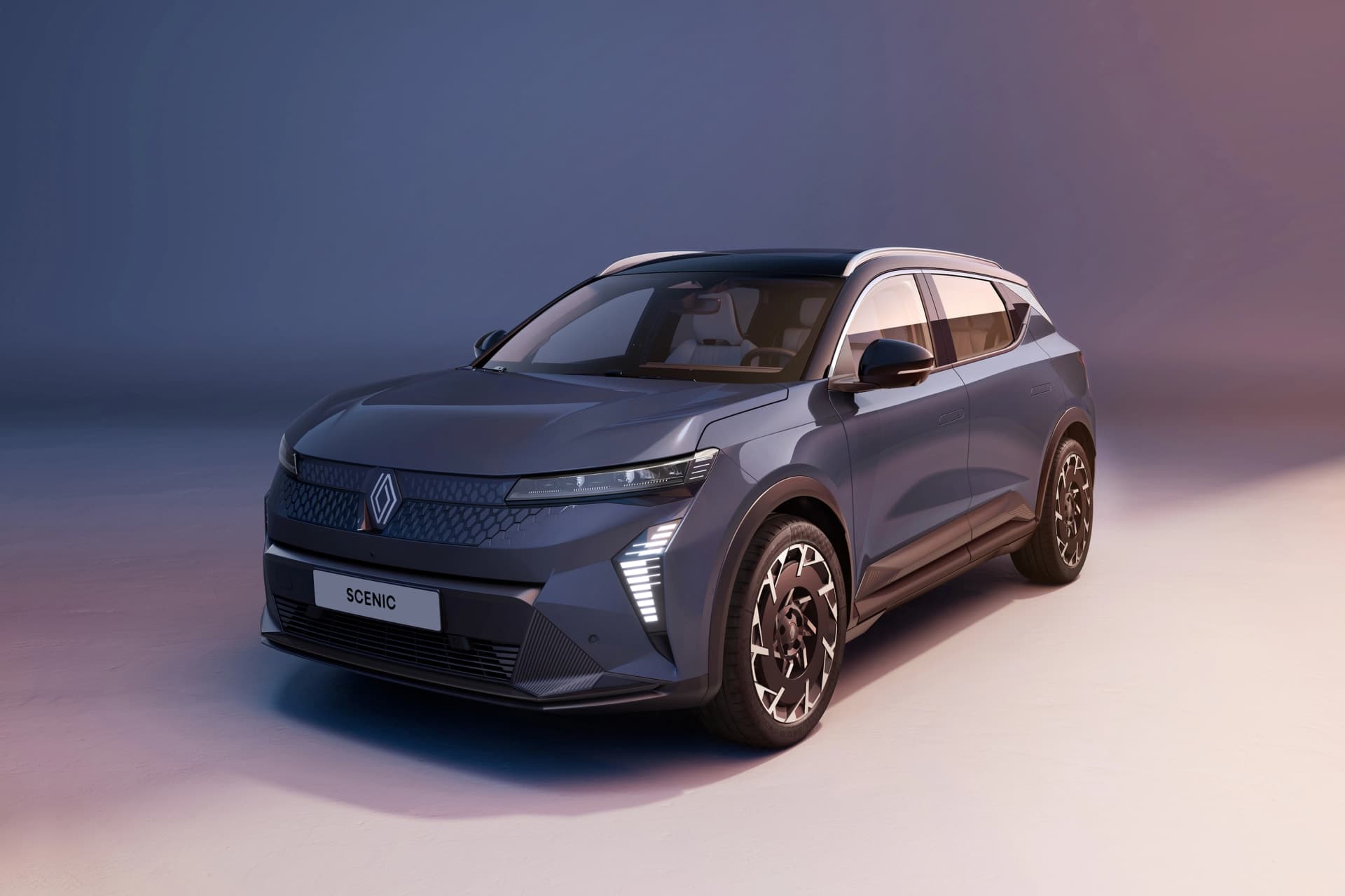 The cheapest electric Renault Scenic now charges faster than the expensive one